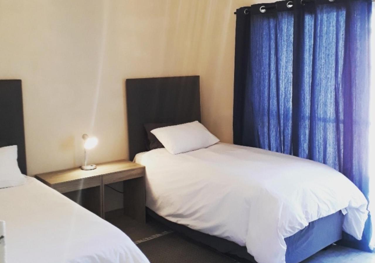 Apartamento Bateleur Self Catering Cc Windhoek Exterior foto