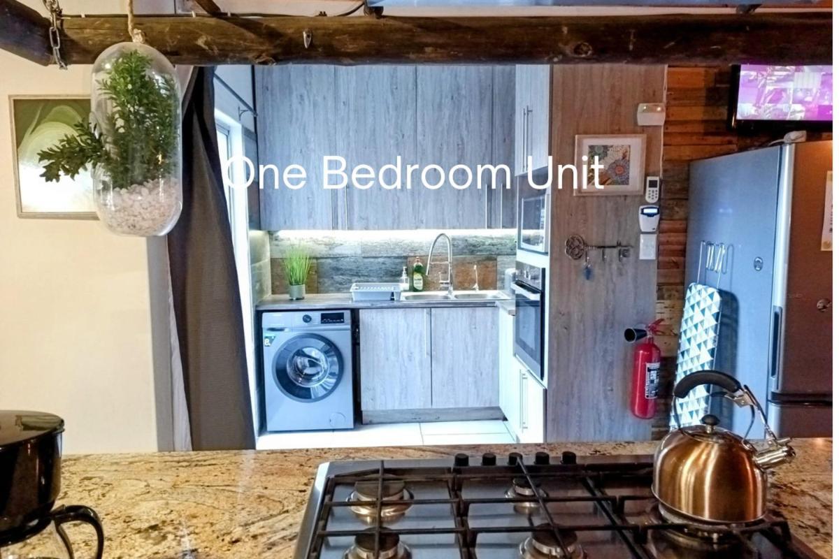 Apartamento Bateleur Self Catering Cc Windhoek Exterior foto
