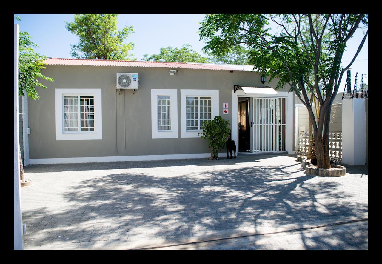 Apartamento Bateleur Self Catering Cc Windhoek Exterior foto